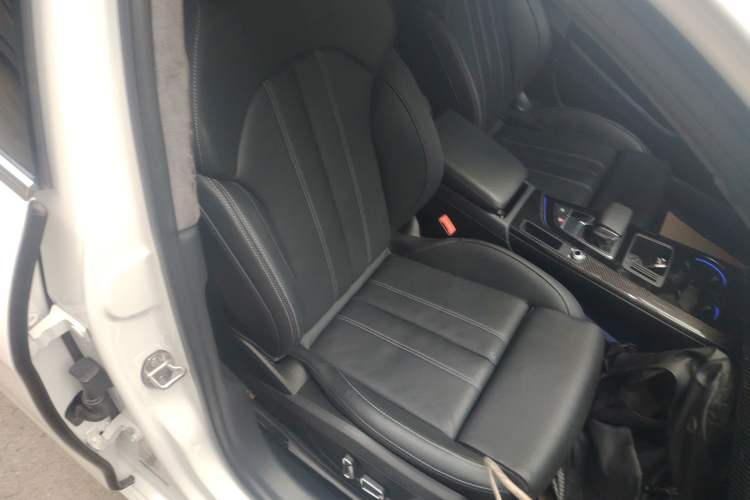 Used Audi A4L 2020 40 TFSI Luxury Dynamic Model
