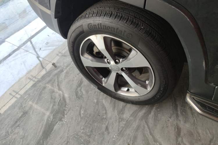 Used Jeep Cherokee 2019 2.0T Four-Wheel Drive Exploration Edition + Autonomous Driving Smart Package China V