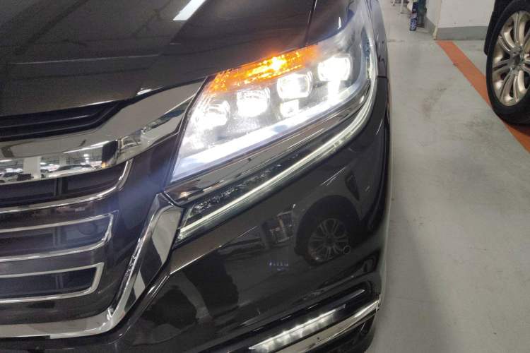 Used Honda Elysion 2019 2.0L Hybrid Supreme Edition
