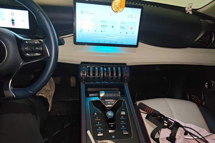 Used BYD Yuan PLUS 2022 430 km Luxury Version Audio And AC Panel