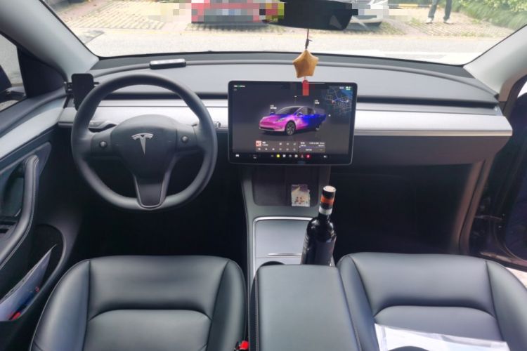 Used Tesla Model Y 2024 Rear-Wheel-Drive Version Center Console