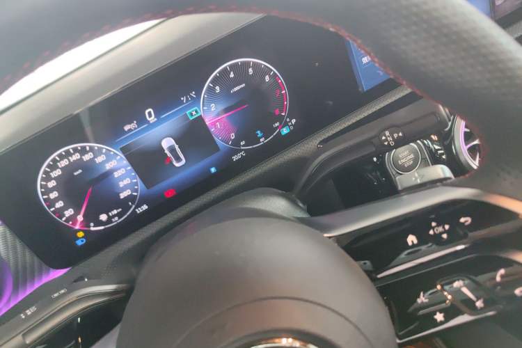 Used Mercedes-Benz A-Class 2022 Revised Version A 200 L Sport Sedan Fashionable Style
