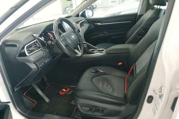 Used Toyota Camry 2021 2.0S FENGSHANG Edition
