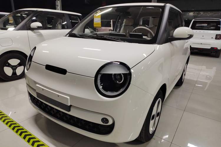 Used CHANGAN NEVO Lumin 2026 Model Treasure Edition 205km Passionate Beige Ningde