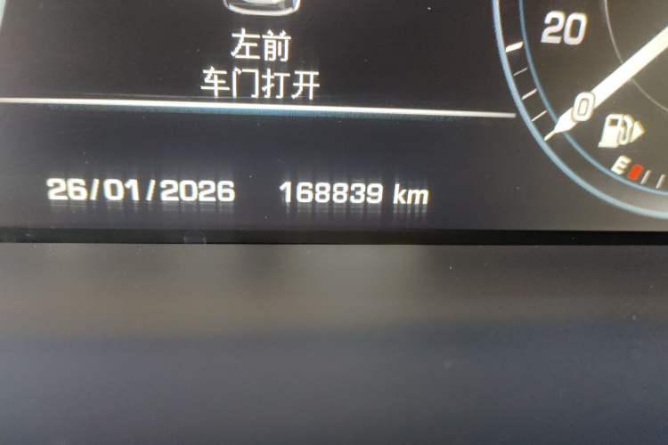 Used Land Rover Range 2014 3.0 TDV6 Vogue Odometer Close Up