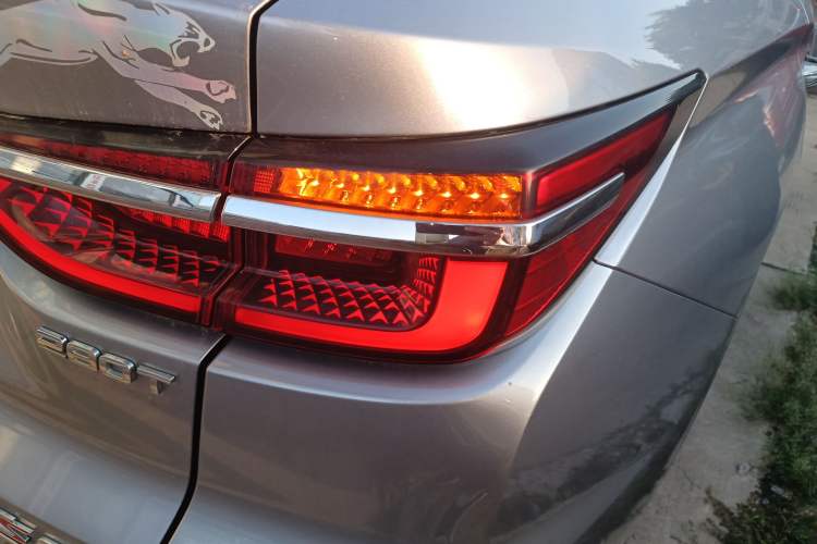 Used Changan CS85 COUPE 2021 1.5T DCT Luxury Edition
