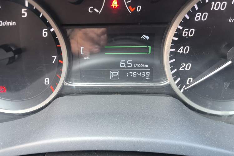 Used Nissan Sylphy 2019 1.6XV CVT Smart Connect Luxury Edition China V Standard Odometer Close Up