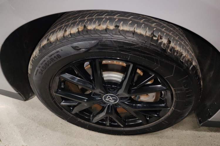 Used BYD Han 2025 DM-i 125KM Elite Model Right Rear Wheel Hub