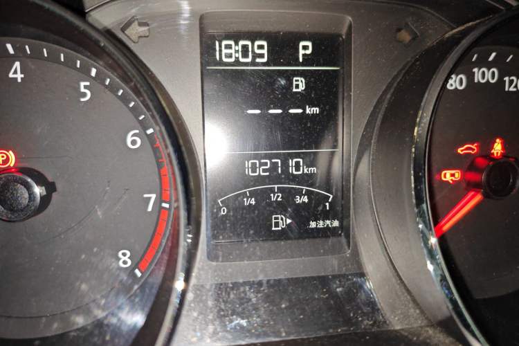 Used Volkswagen Lavida 2015 1.6L Automatic Comfort Edition Odometer Close Up