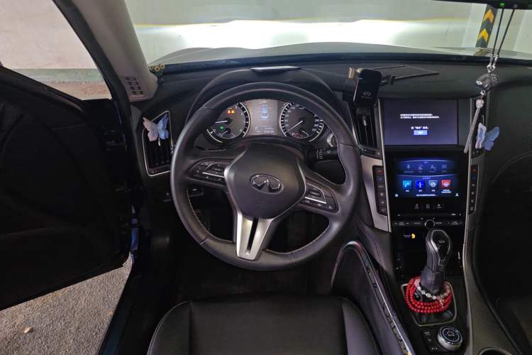 Used Infiniti Q50L 2018 2.0T Enjoyment Version China VI Standard Steering Wheel