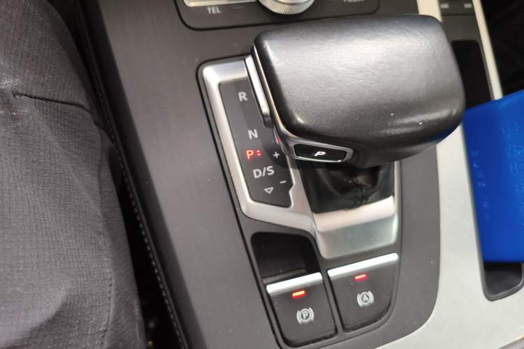 Used Audi Q5L 2018 40 TFSI Prestige Fashion Edition China V Gear Lever