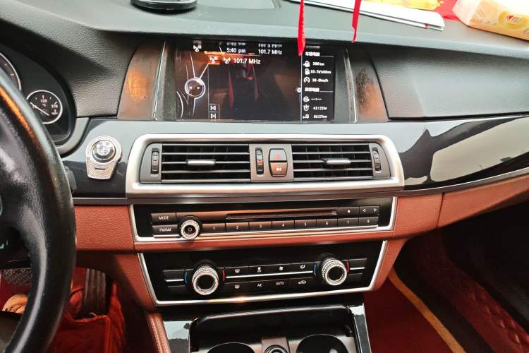 Used BMW 5 Series 2014 520i Elegant Edition Audio And AC Panel