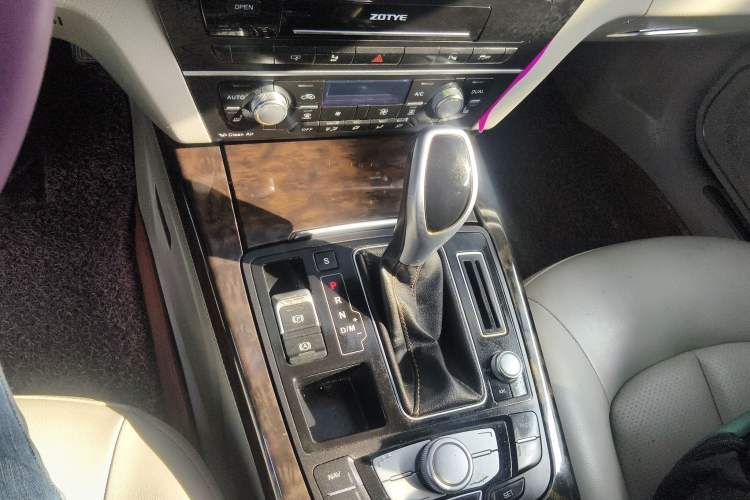 Used Zotye Z700 2016 1.8T DCT Elegant Version Gear Lever