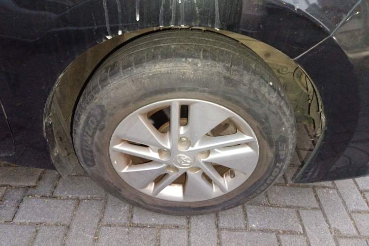 Used Toyota Corolla 2014 1.6L CVT GL Right Front Wheel Hub
