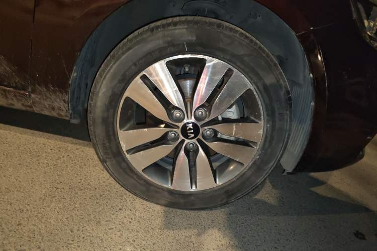 Used Kia Forte 2014 1.6L AT Premium Model