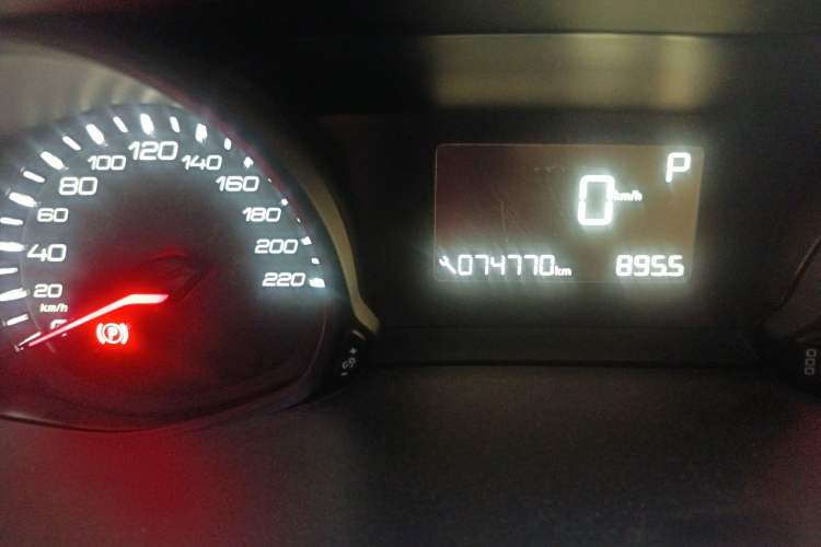 Used Peugeot 308 2018 1.6L Automatic Luxury Edition Odometer Close Up