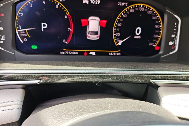 Used Volkswagen Tiguan L 2022 330TSI Automatic Two-Wheel Drive R-Line Enhanced Edition Odometer Close Up