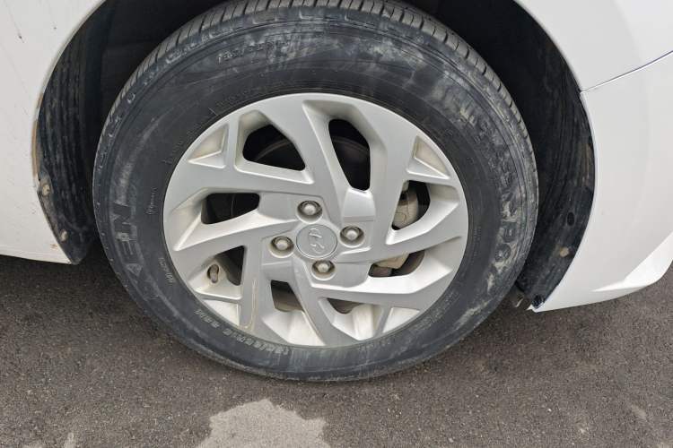 Used Hyundai Verna (new generation) 2020 1.4L Manual GLS Cool Edition Right Front Wheel Hub