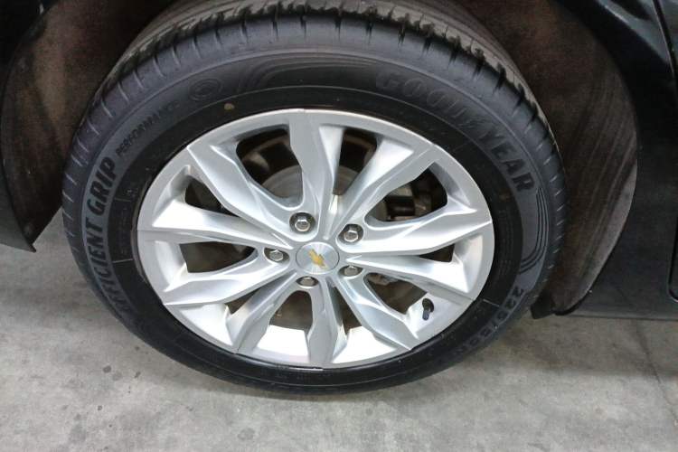 Used Chevrolet Malibu XL 2021 535T Automatic Sport Edition Right Rear Wheel Hub