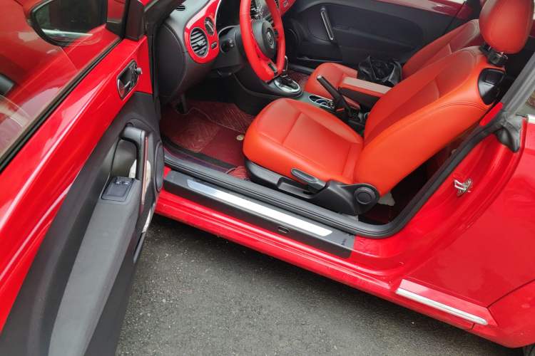 Used Volkswagen Beetle 2015 180TSI model
