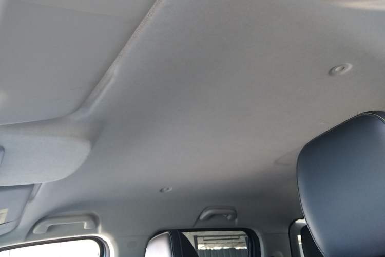 Used Great Wall King Kong Poer 2023 2.0T Automatic Diesel Two-Wheel-Drive Elite Version Flatbed GW4D20M