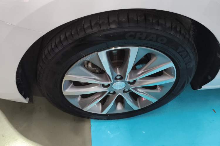 Used Buick GL6 2021 323T Mild Hybrid Connect Luxury Model Left Front Wheel Hub