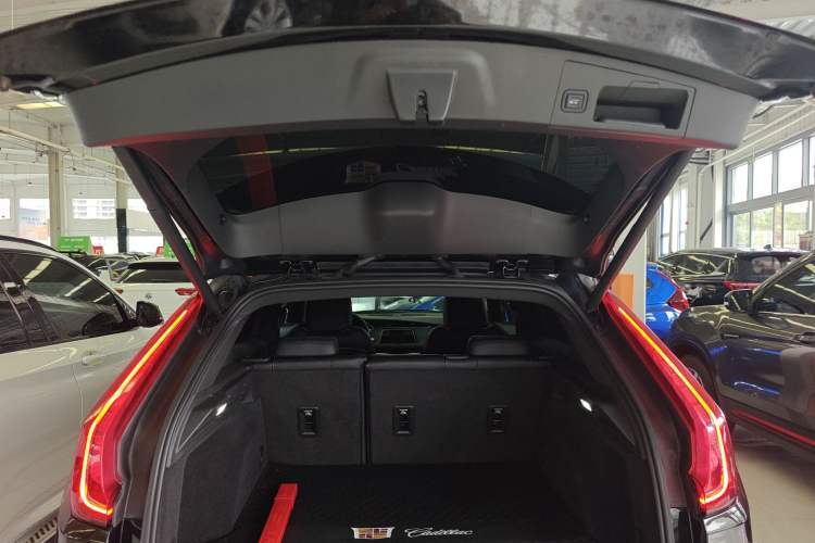 Used Cadillac XT4 2021 28T Two-Wheel Drive Leading Version
