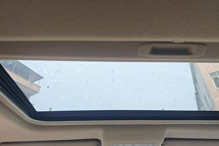 Used Toyota Highlander 2012 2.7L Two-Wheel Drive 7-Seater Luxury Edition