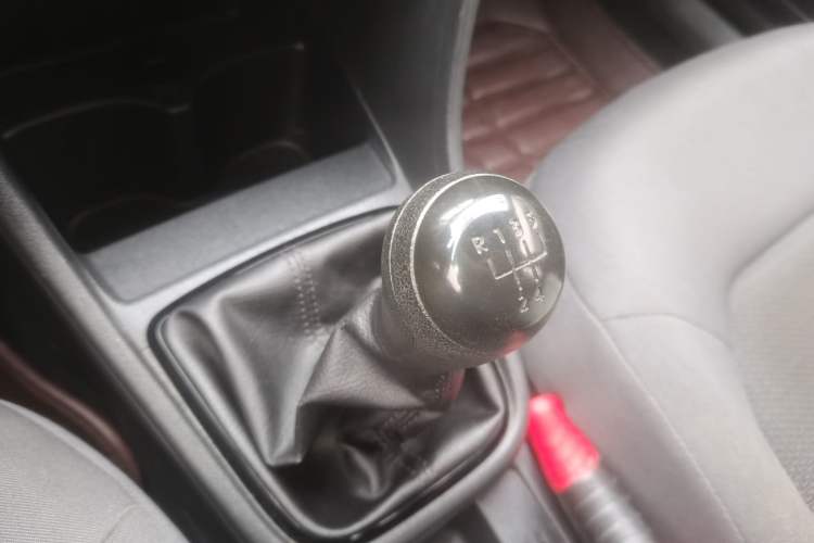 Used Volkswagen Santana 2015 1.6L Manual Fashion Edition