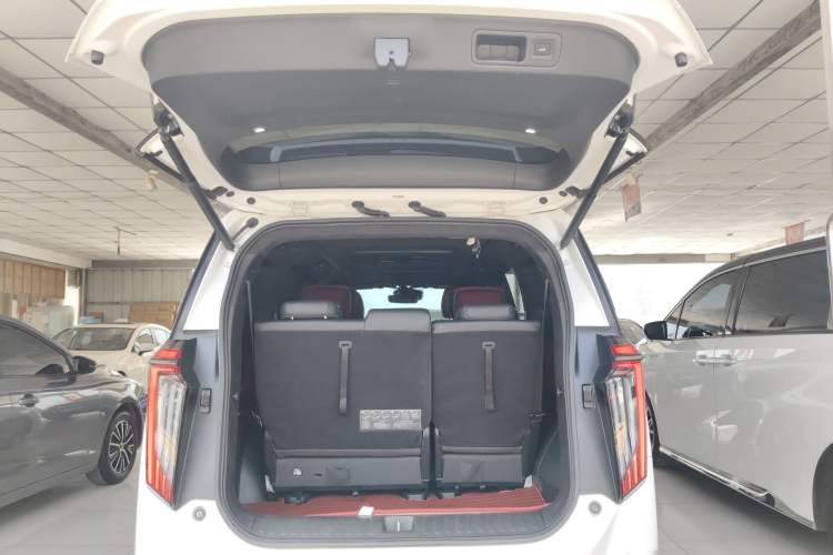 Used GAC Trumpchi M8 2023 Zongshi Series Dual-Motor Flagship Edition Trunk