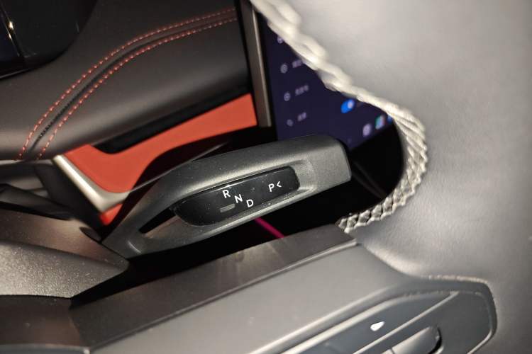 Used Xiaomi Auto SU7 2024 Four-Wheel Drive Ultra-Long Range Advanced Intelligent Driving Max Edition Gear Lever