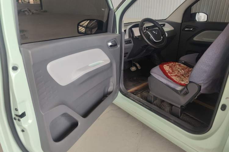 Used Wuling Hongguang MINIEV 2021 Macaron Premium Model – Lithium Iron Phosphate Driver Seat