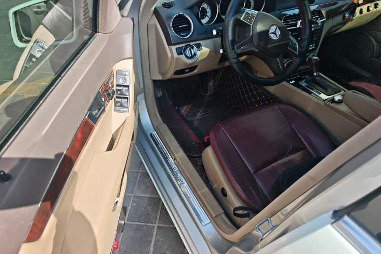 Used Mercedes-Benz C-Class 2011 C 260 CGI Fashion Model