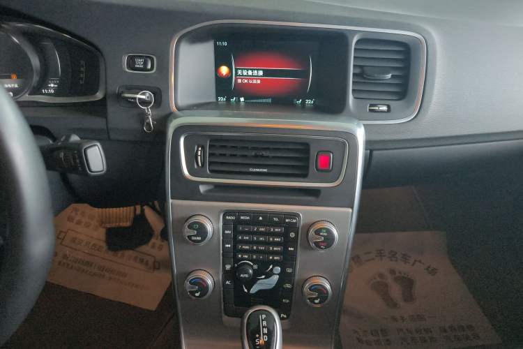 Used Volvo S60 2017 S60L T4 Smart Range Edition Audio And AC Panel