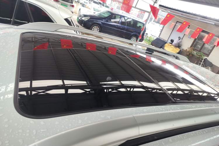 Used Roewe RX8 2019 30T Smart Connectivity Two-Wheel Drive Supreme Flagship Edition
