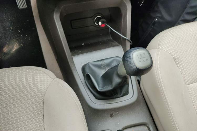 Used Wuling Hongguang 2018 1.5L S Standard Version L2B Gear Lever