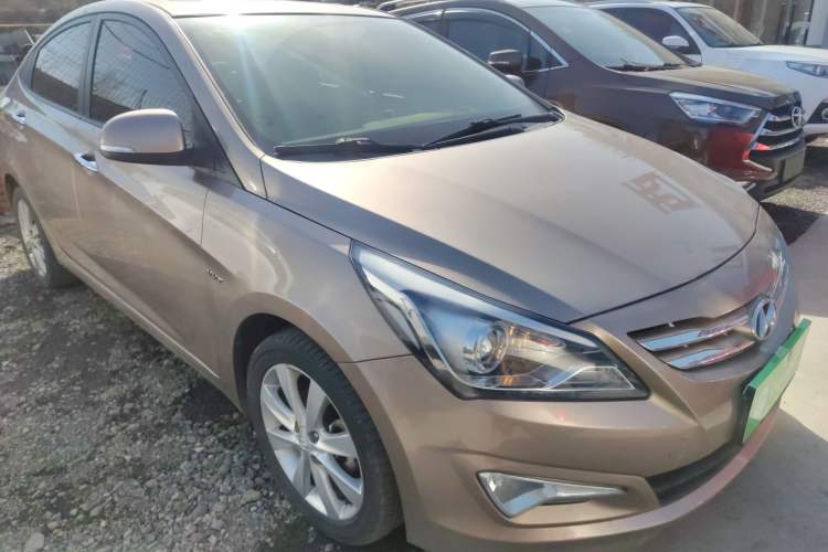 Used Hyundai Verna (older generation) 2014 1.4L Manual Top-Tier Model TOP
