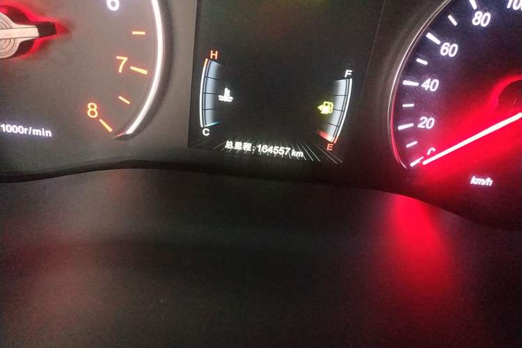 Used BYD Song MAX 2017 1.5T Automatic Smart Connect Elite 7-Seater Odometer Close Up