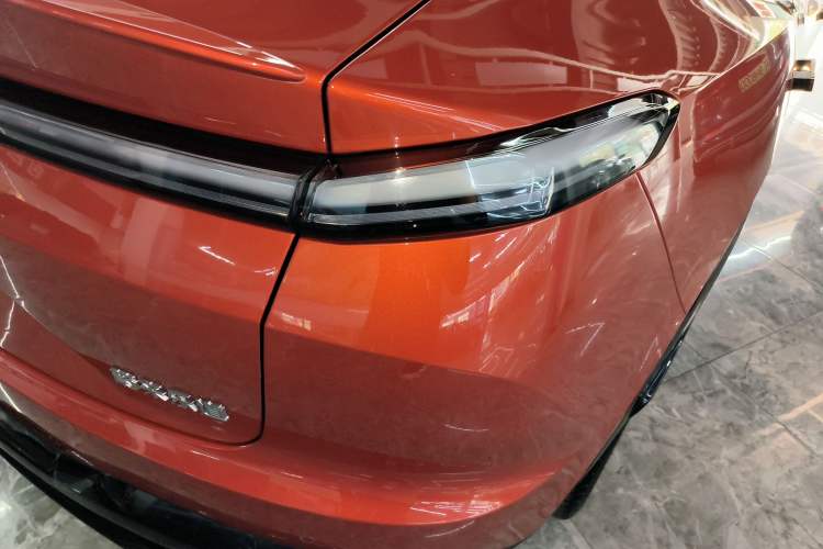 Used ONVO L60 2024 60 kWh All-Wheel Drive Right Rear Taillight