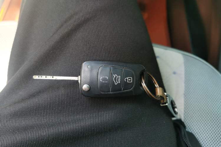 Used Kia K2 2015 Sedan 1.4L MT GLS
