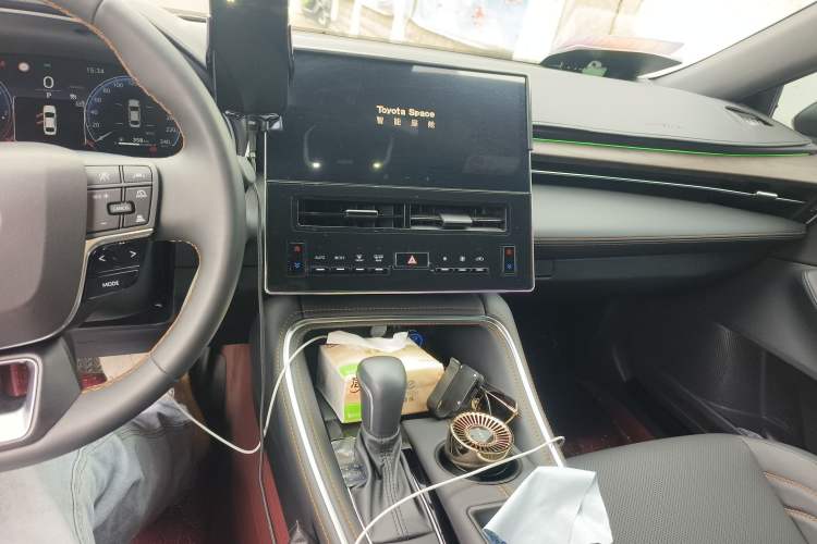 Used Toyota Avalon 2024 2.0L Luxury Edition Audio And AC Panel