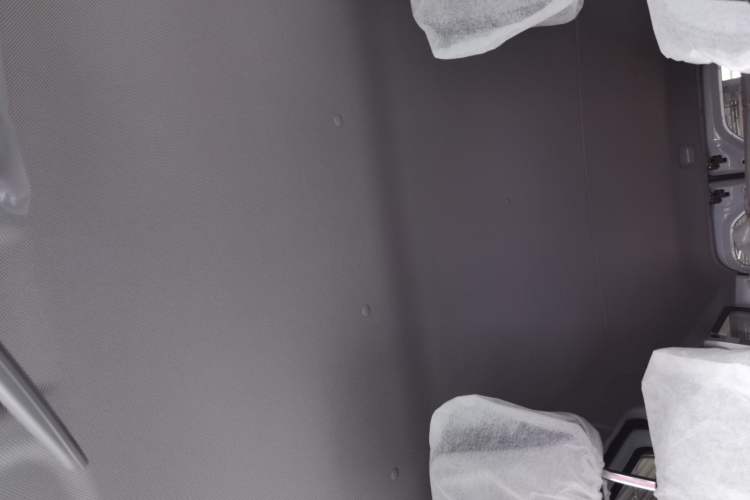 Used Wuling Yangguang 2024 300KM Comfort Version Passenger Van 75kW