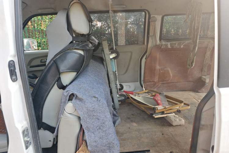 Used Jinbei New Hiace X30L 2021 1.5L Business Central Air-Conditioned Coach China VI Standard SWC15M Left Rear Seat