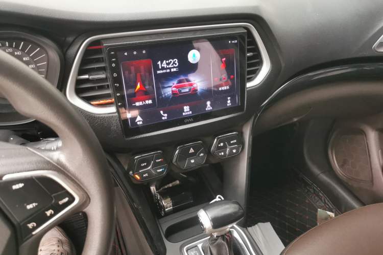 Used GAC Trumpchi GS4 2017 235T G-DCT Two-Wheel Drive Elite Edition Audio And AC Panel