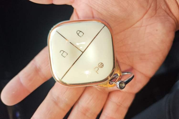 Used Wuling Hongguang MINIEV 2022 Macaron Fashion Model Lithium Iron Phosphate Vehicle Key