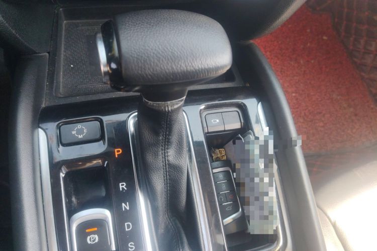 Used GAC Trumpchi GS8 2017 320T Two-Wheel Drive Luxury Smart Connectivity Version (7 Seats) Gear Lever