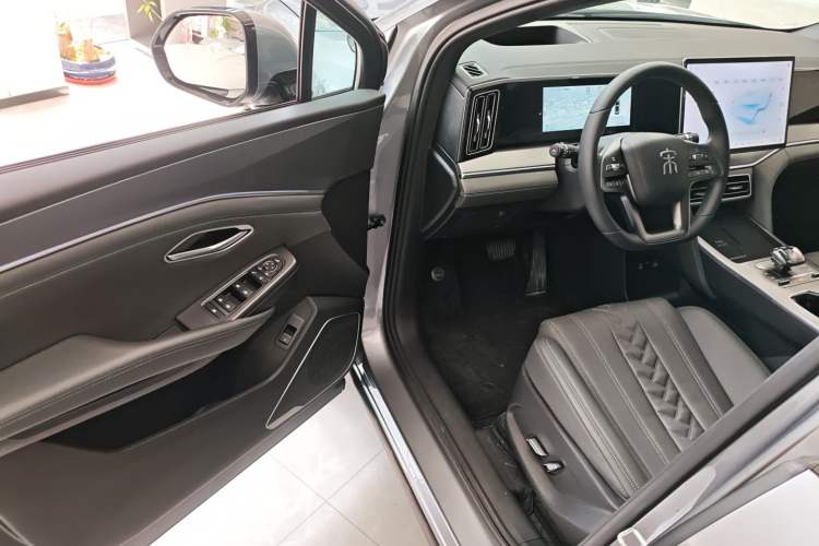 Used BYD Song L DM-i 2025 Intelligent Driving Version 160 km Excellence Edition Driver Seat