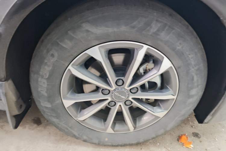 Used BYD Destroyer 05 2024 HONOR Edition DM-i 55KM Luxury Model Right Front Wheel Hub