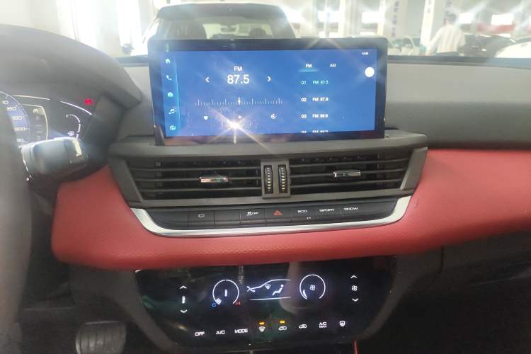 Used Dongfeng Aeolus Yixuan 2021 230T Automatic Zuiying Knight Edition Audio And AC Panel