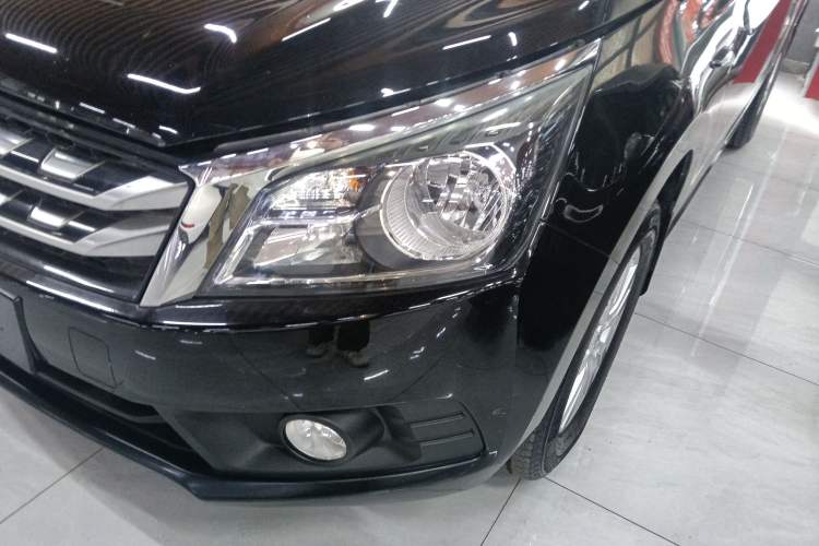 Used Venucia T70 2016 2.0L CVT Smart Choice Edition
